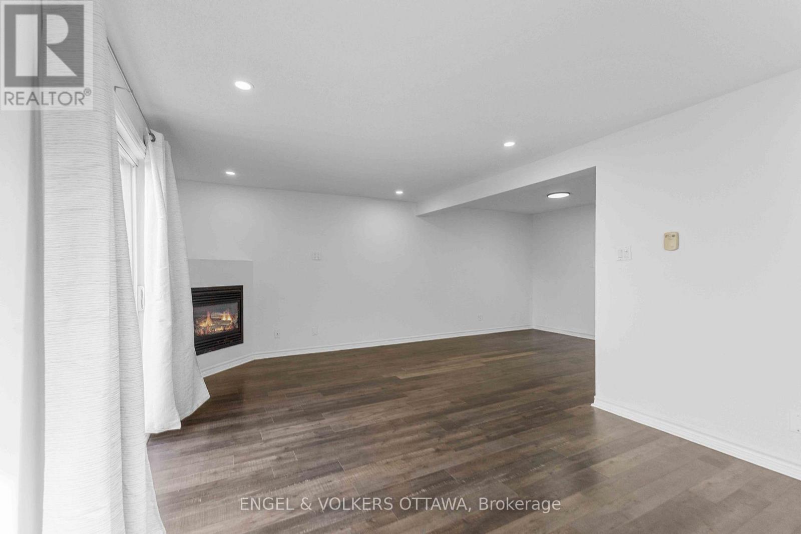 1 Berkshire Way, Ottawa, Ontario  K2J 2B1 - Photo 9 - X12596880