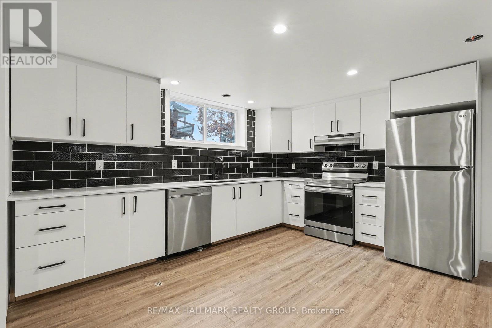 B - 1319 N Avenue, Ottawa, Ontario  K1G 0A7 - Photo 4 - X12596986