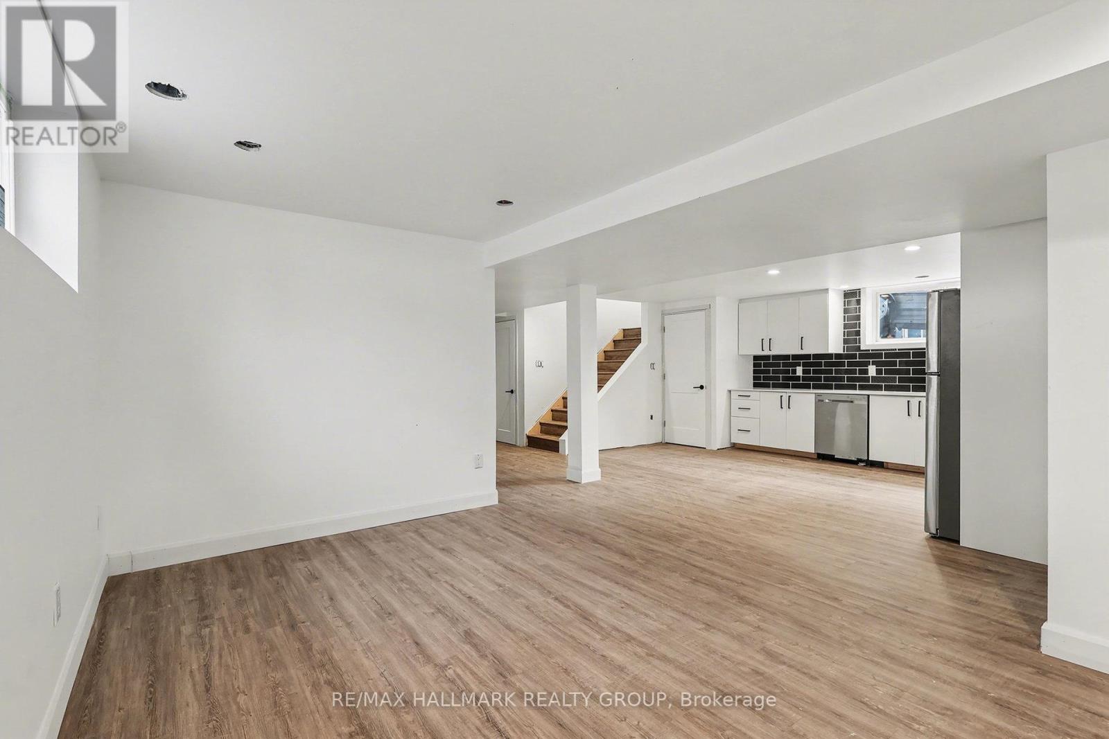 B - 1319 N Avenue, Ottawa, Ontario  K1G 0A7 - Photo 5 - X12596986