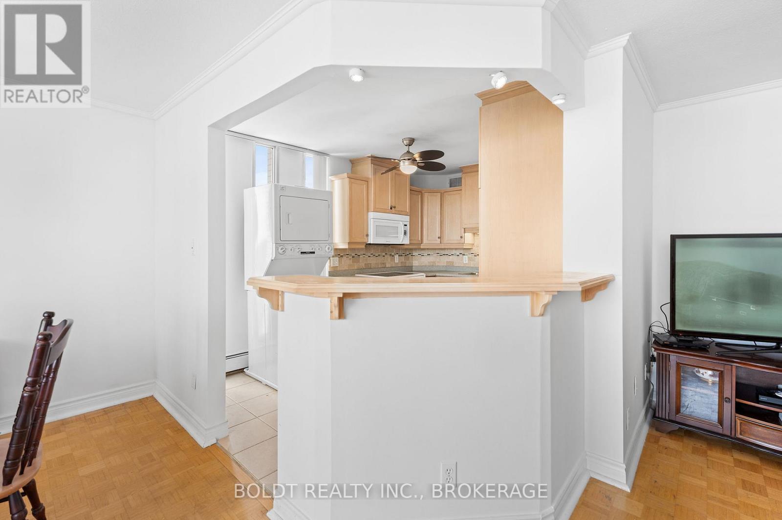 902 - 35 Towering Heights Boulevard, St. Catharines (Glendale/glenridge), Ontario  L2T 3G8 - Photo 10 - X12596886