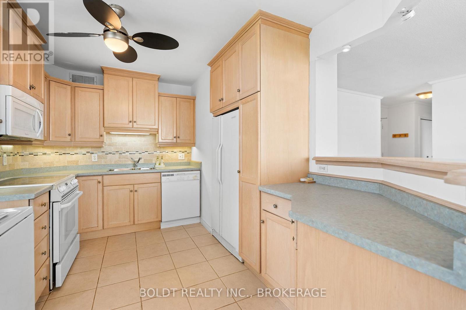 902 - 35 Towering Heights Boulevard, St. Catharines (Glendale/glenridge), Ontario  L2T 3G8 - Photo 11 - X12596886