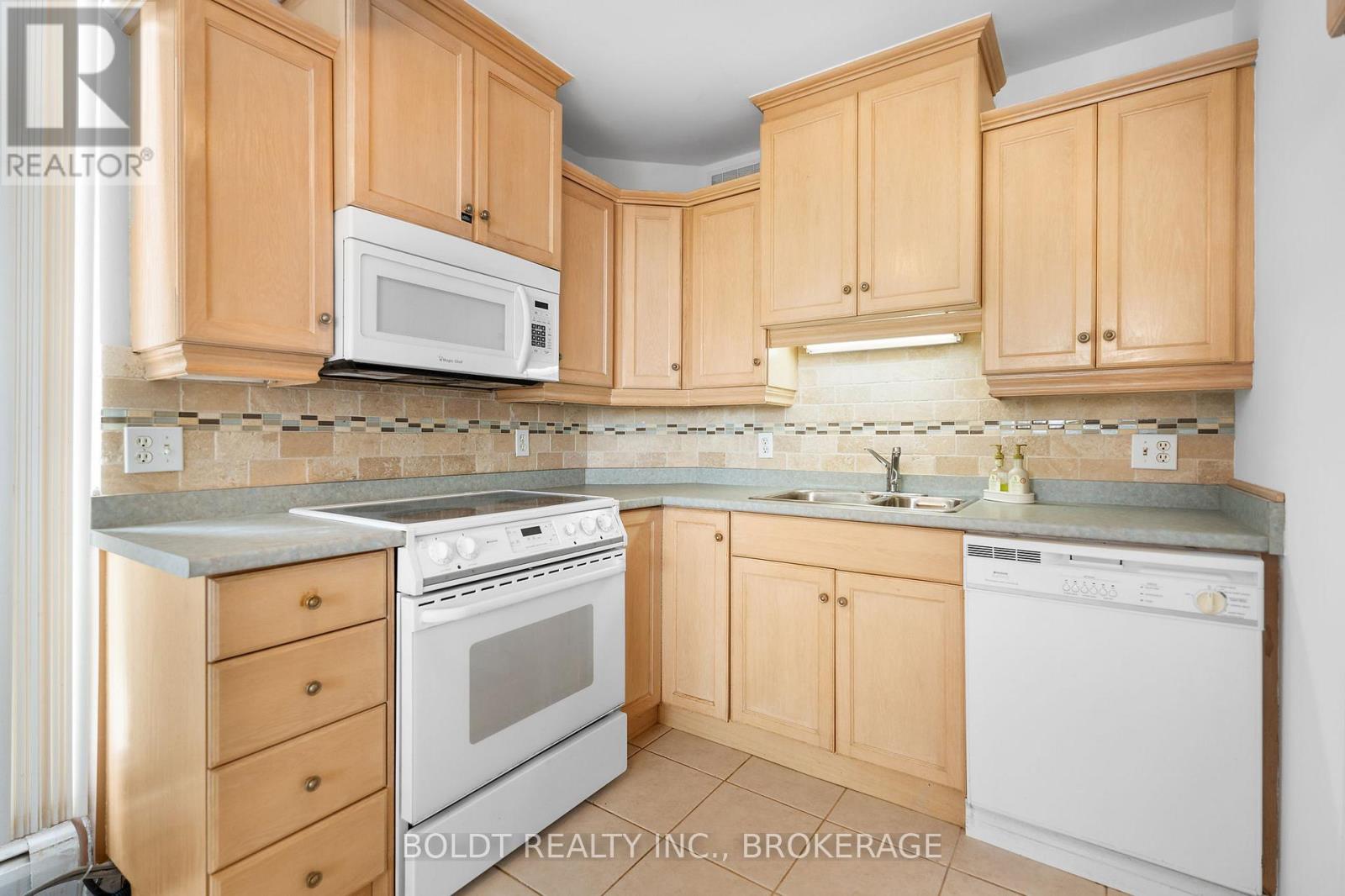 902 - 35 Towering Heights Boulevard, St. Catharines (Glendale/glenridge), Ontario  L2T 3G8 - Photo 12 - X12596886