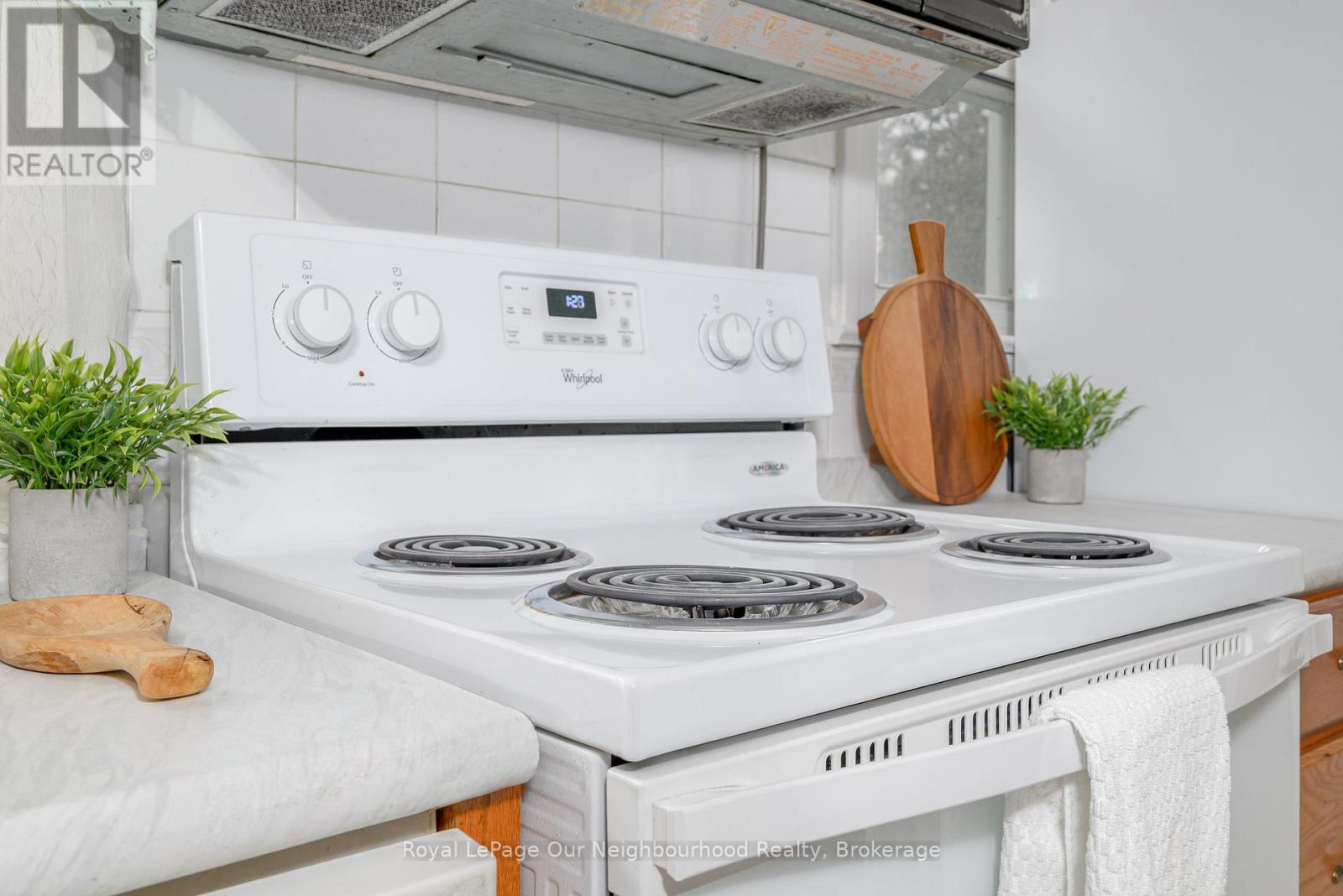 221 Liberty Street N, Clarington (Bowmanville), Ontario  L1C 2M6 - Photo 18 - E12597086