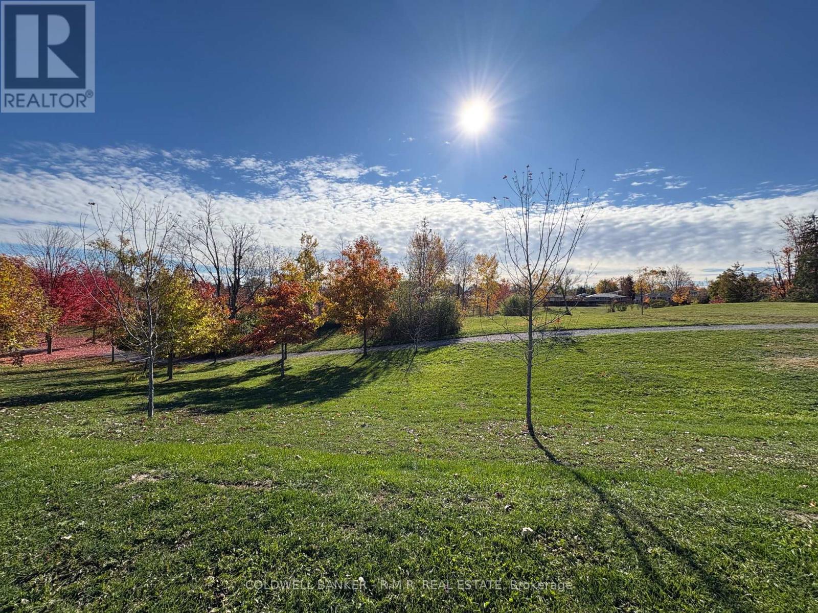 60 Alcorn Drive, Kawartha Lakes (Lindsay), Ontario  K9V 0M7 - Photo 5 - X12596852