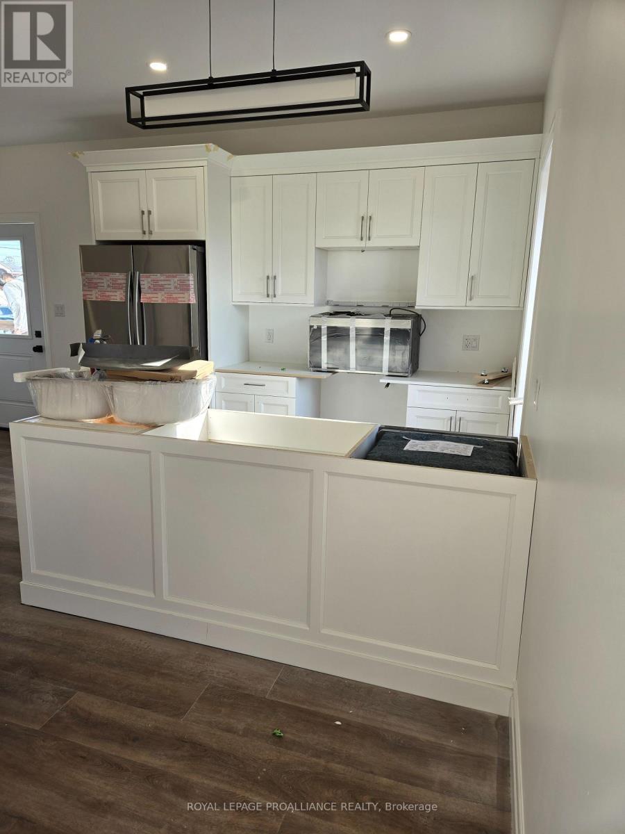 2 - 45 Heber Street, Quinte West, Ontario  K8V 1M8 - Photo 4 - X12597024