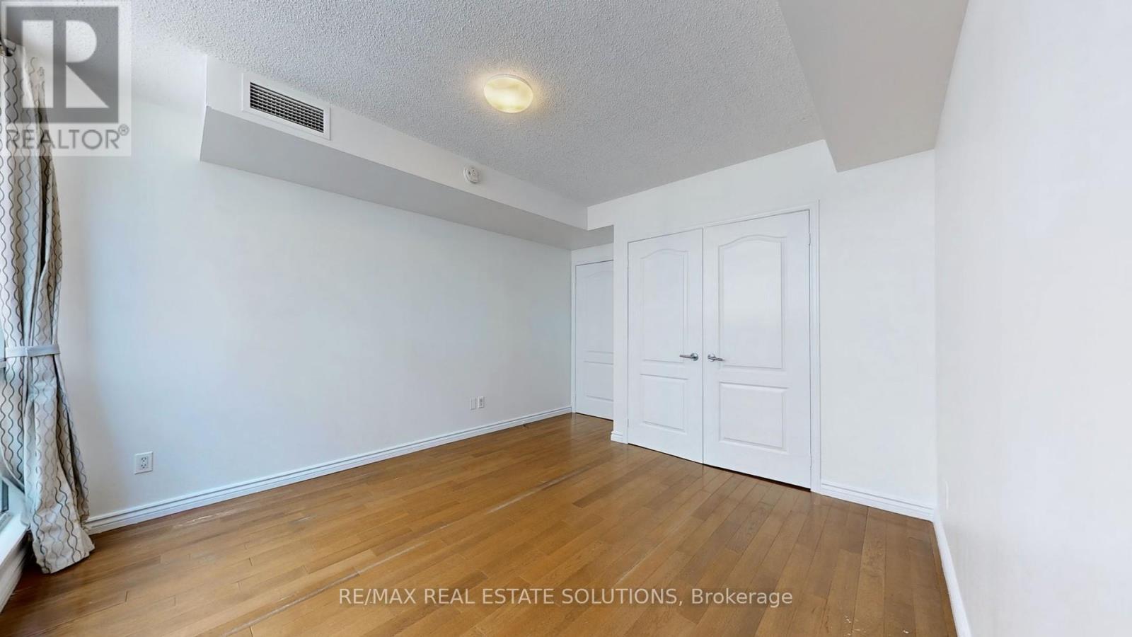 302 - 263 Wellington Street W, Toronto, Ontario  M5V 3E6 - Photo 14 - C12596846