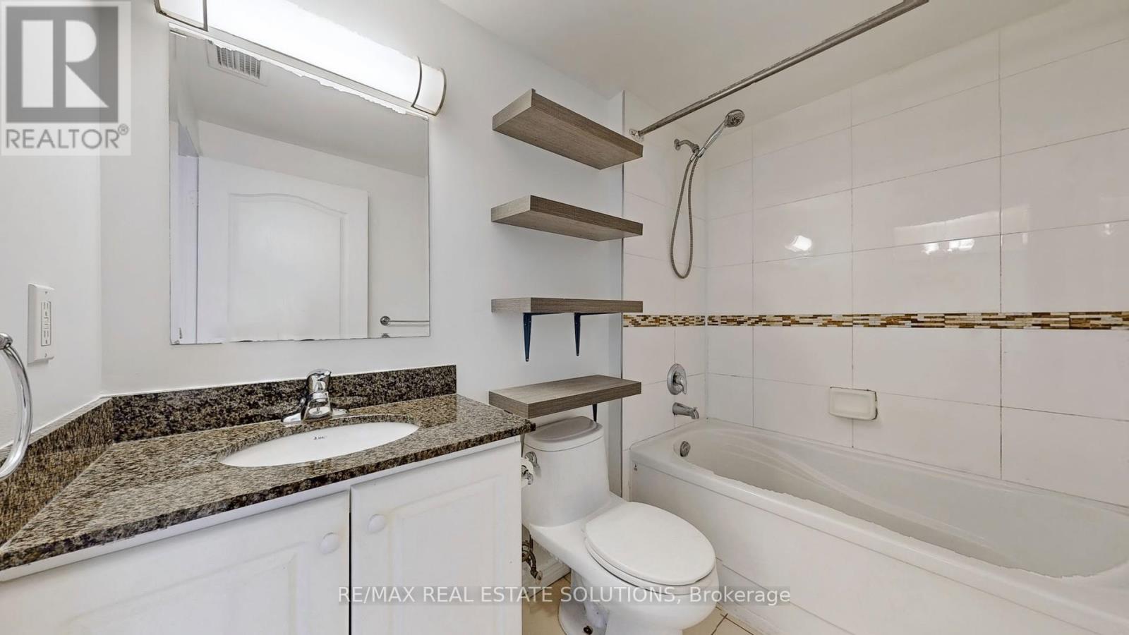 302 - 263 Wellington Street W, Toronto, Ontario  M5V 3E6 - Photo 18 - C12596846