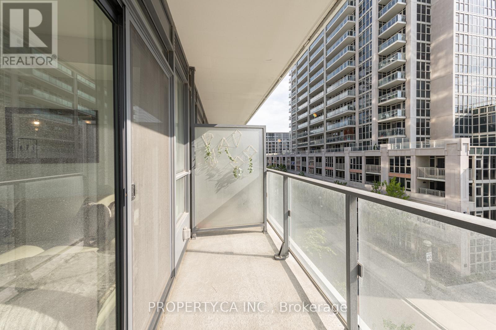 530 - 50 Bruyeres Mews, Toronto (Waterfront Communities), Ontario  M5V 0H8 - Photo 16 - C12596952