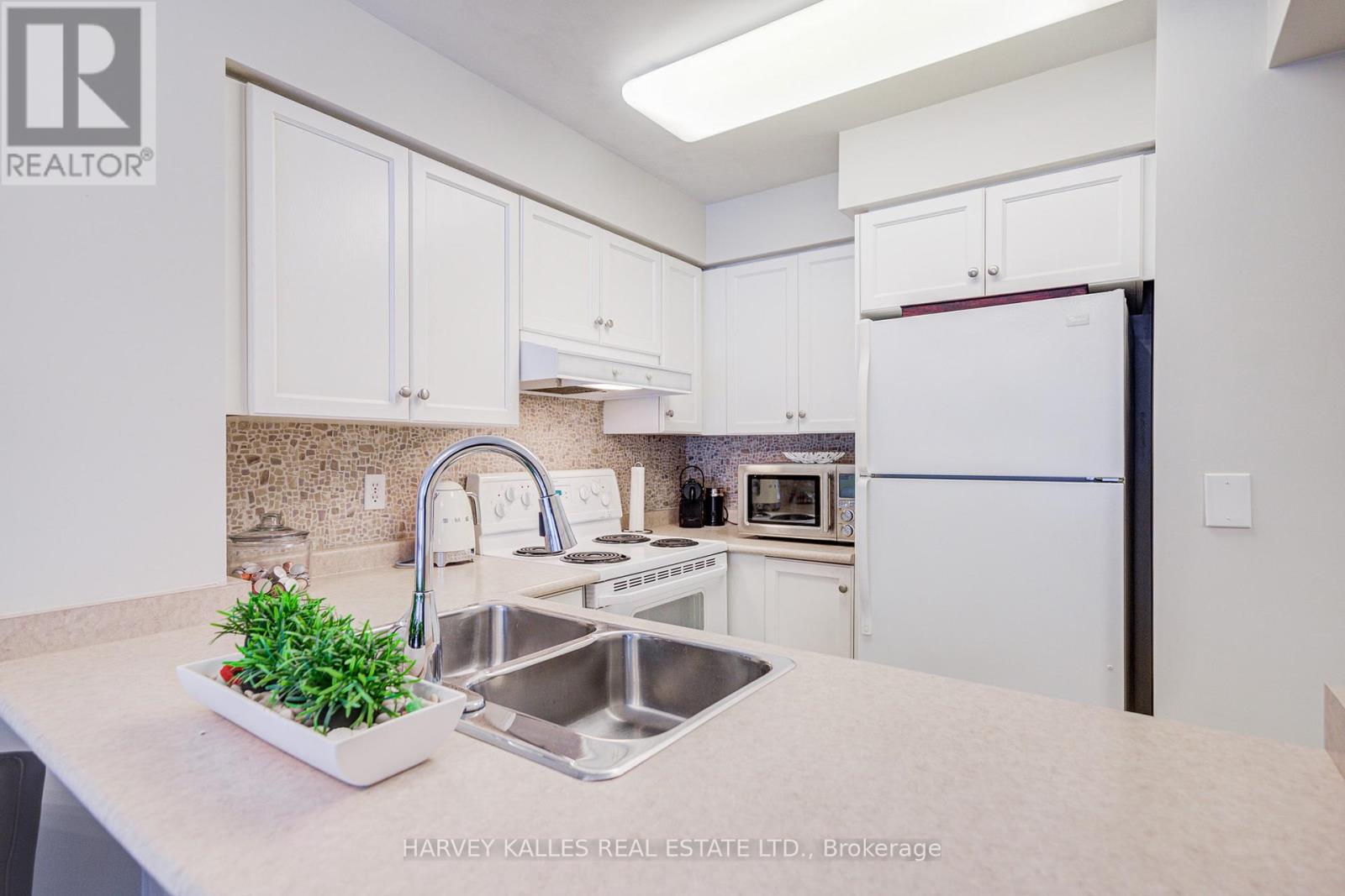 902 - 43 Eglinton Avenue, Toronto, Ontario  M4P 1A5 - Photo 19 - C12597008