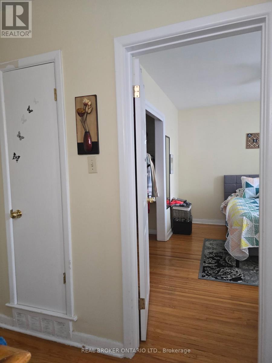 82 Minerva Avenue, Toronto, Ontario  M1M 1V5 - Photo 10 - E12597052