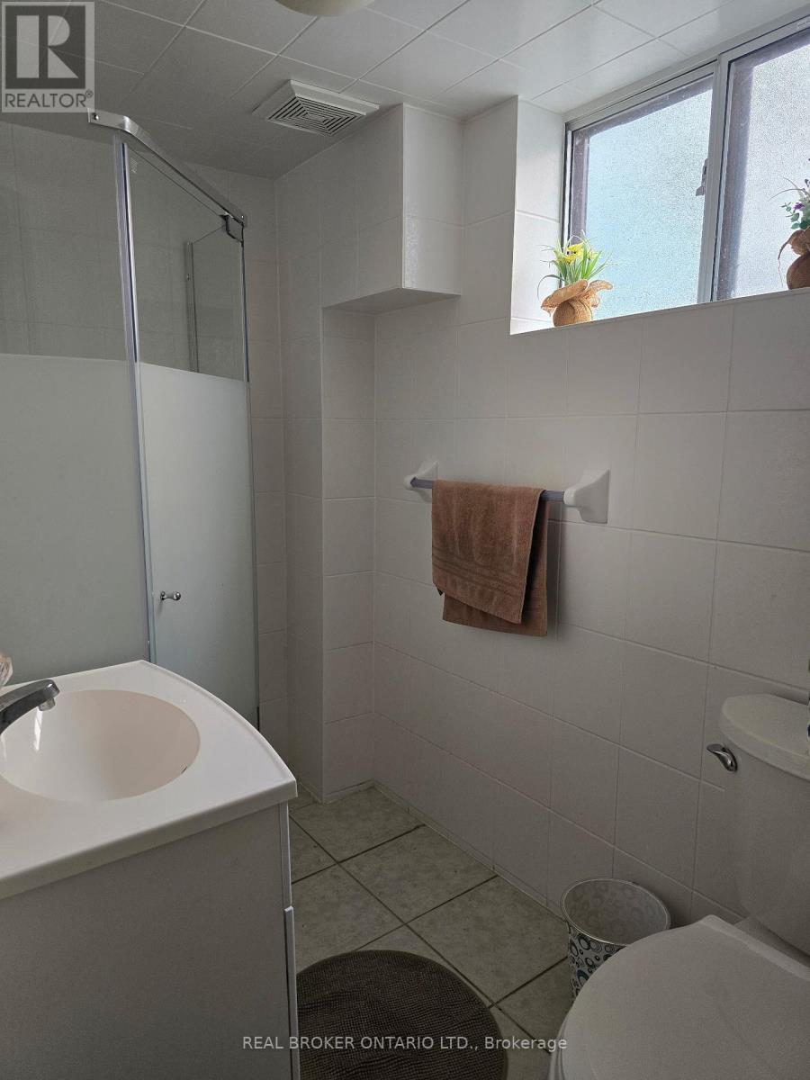 82 Minerva Avenue, Toronto, Ontario  M1M 1V5 - Photo 17 - E12597052