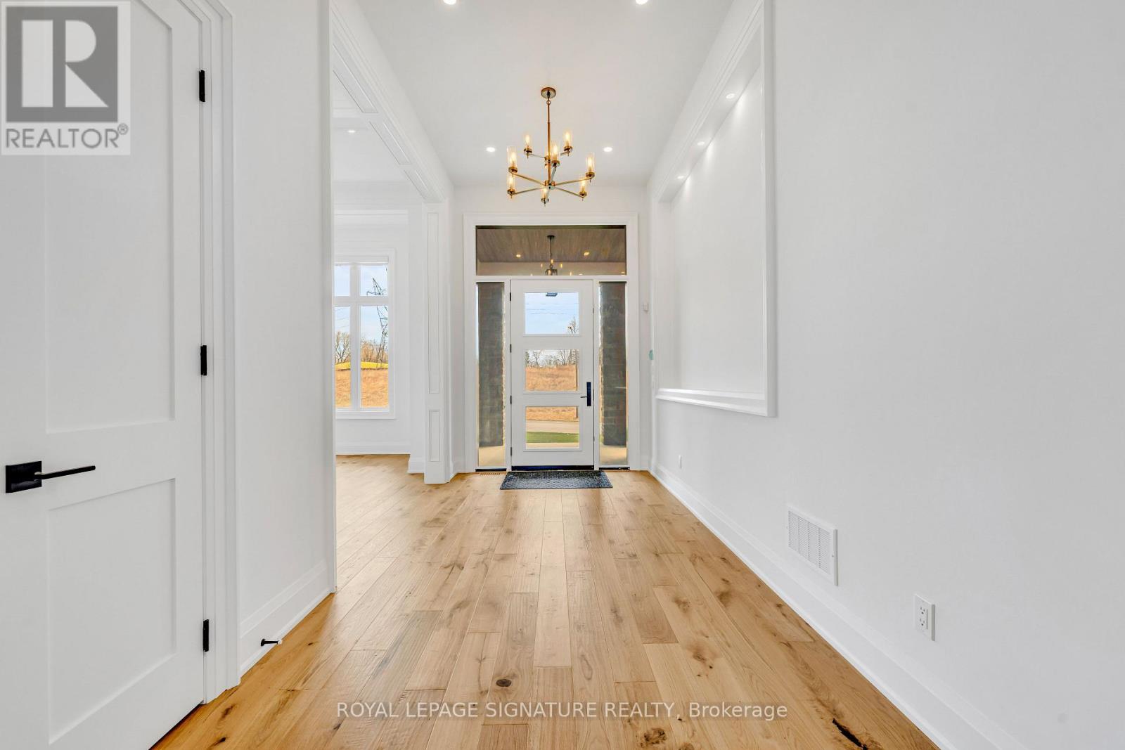 10 Franklin Crescent, Whitby, Ontario  L0B 1A0 - Photo 3 - E12597062