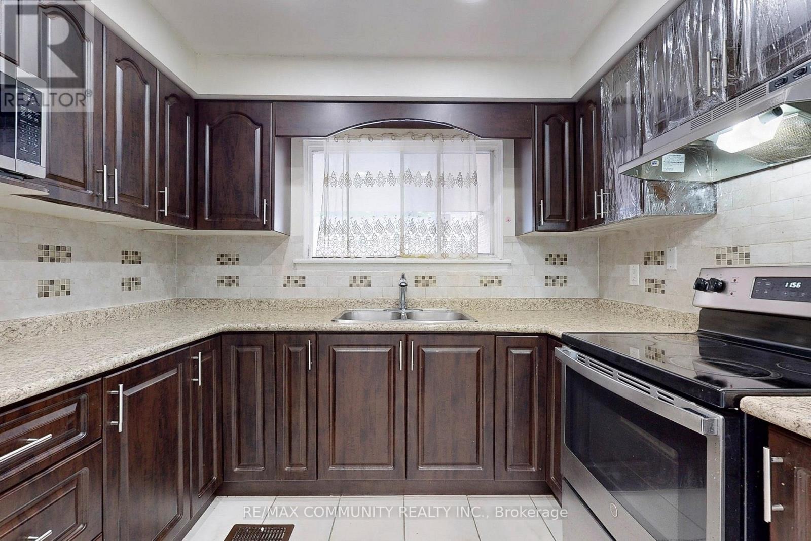 4 - 2451 Bridletowne Circle, Toronto, Ontario  M1W 2Y4 - Photo 9 - E12499578