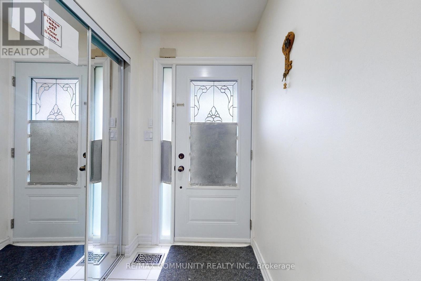 4 - 2451 Bridletowne Circle, Toronto, Ontario  M1W 2Y4 - Photo 2 - E12499578