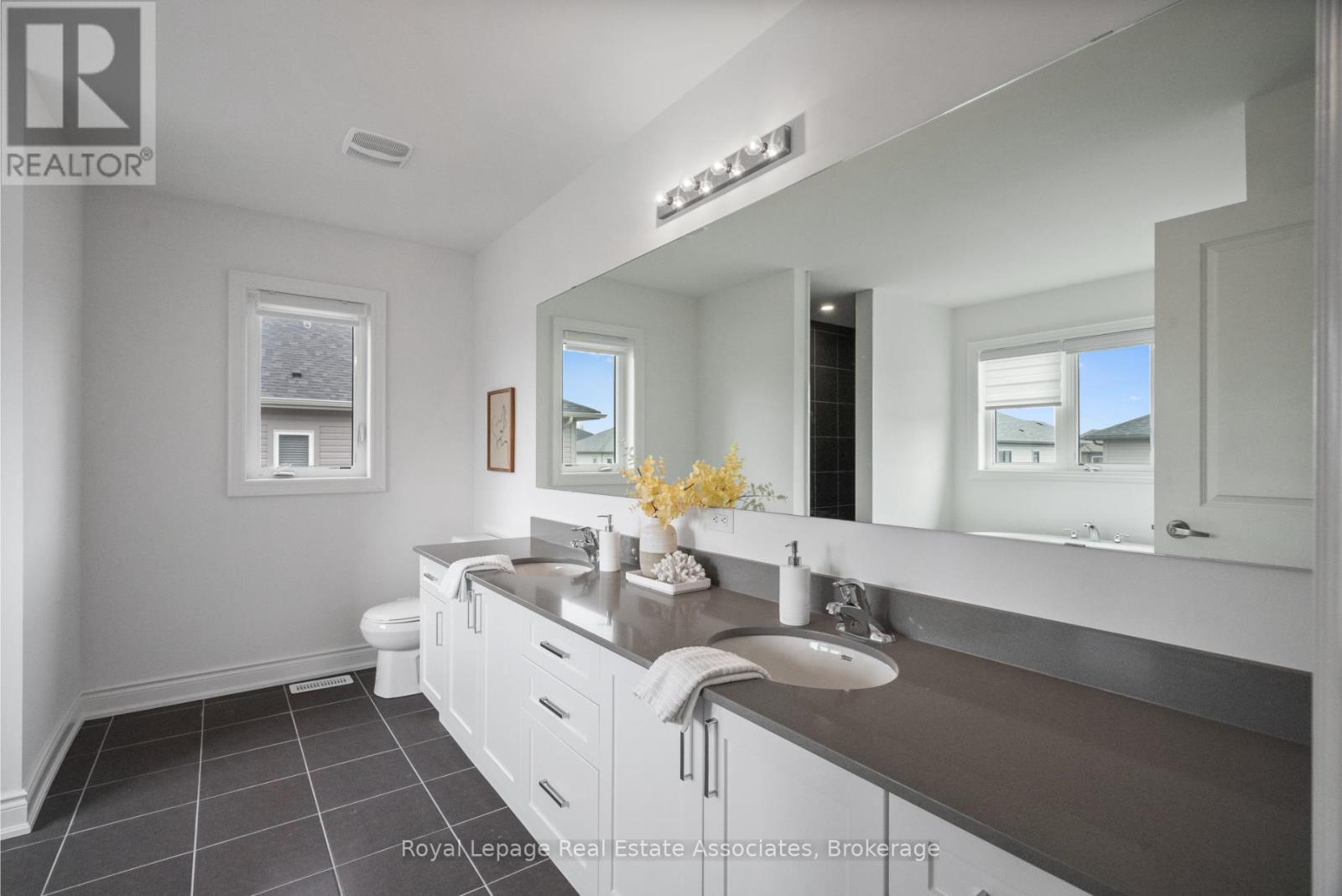 12 Emerald Street, Wasaga Beach, Ontario  L9Z 0K8 - Photo 22 - S12485678