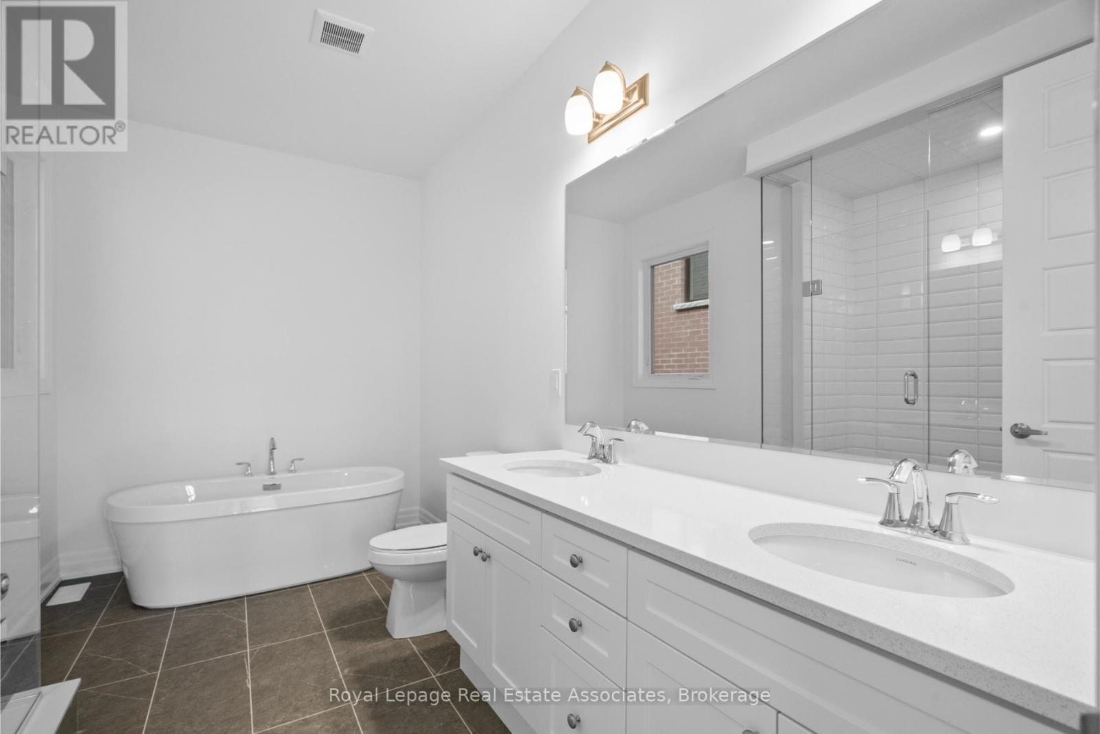 3142 Duggan Trail, Oakville, Ontario  L6H 7X1 - Photo 25 - W12362324