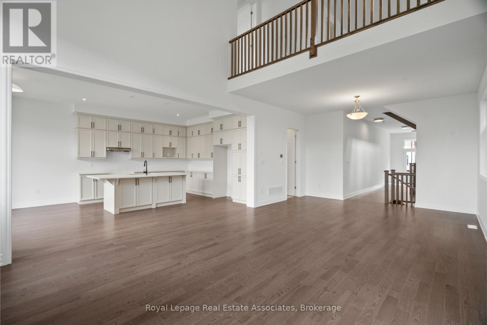 3142 Duggan Trail, Oakville, Ontario  L6H 7X1 - Photo 8 - W12362324