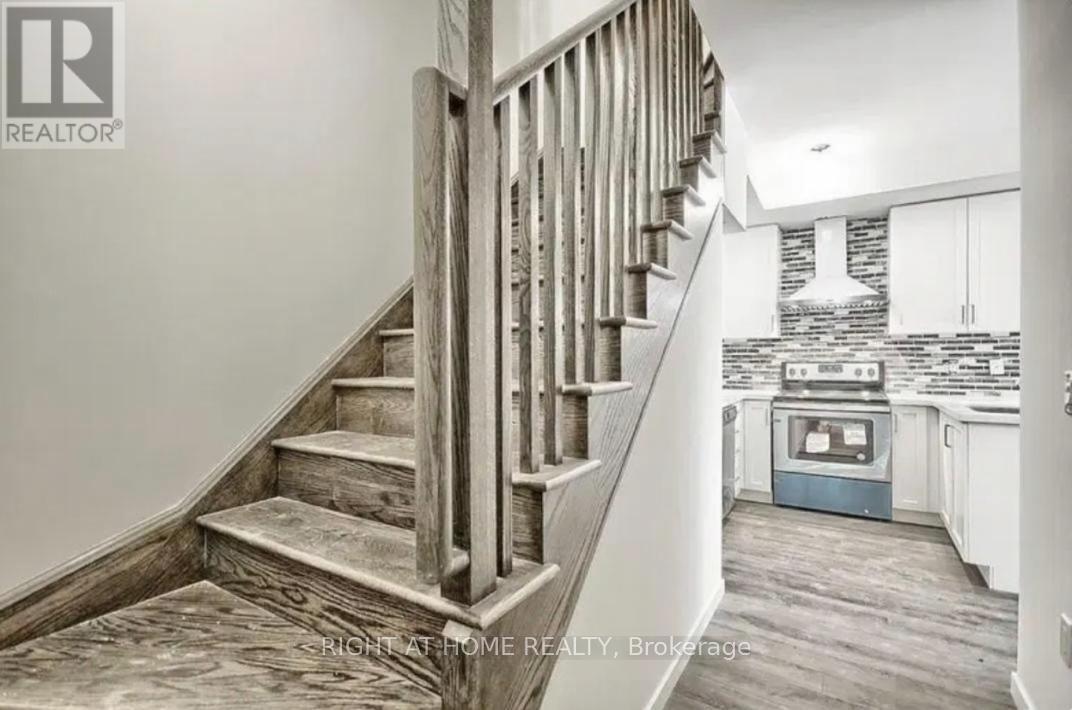 111 - 600 Alex Gardner Circle, Aurora, Ontario  L4G 3G5 - Photo 8 - N12596862