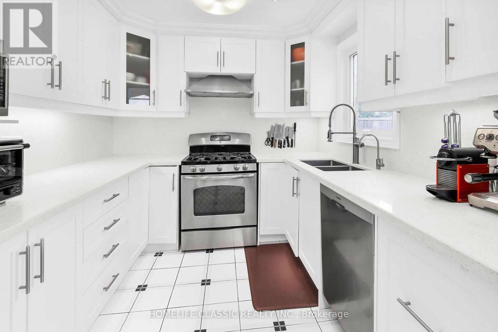 72 Gayla Street, Vaughan, Ontario  L4J 6G1 - Photo 10 - N12596872