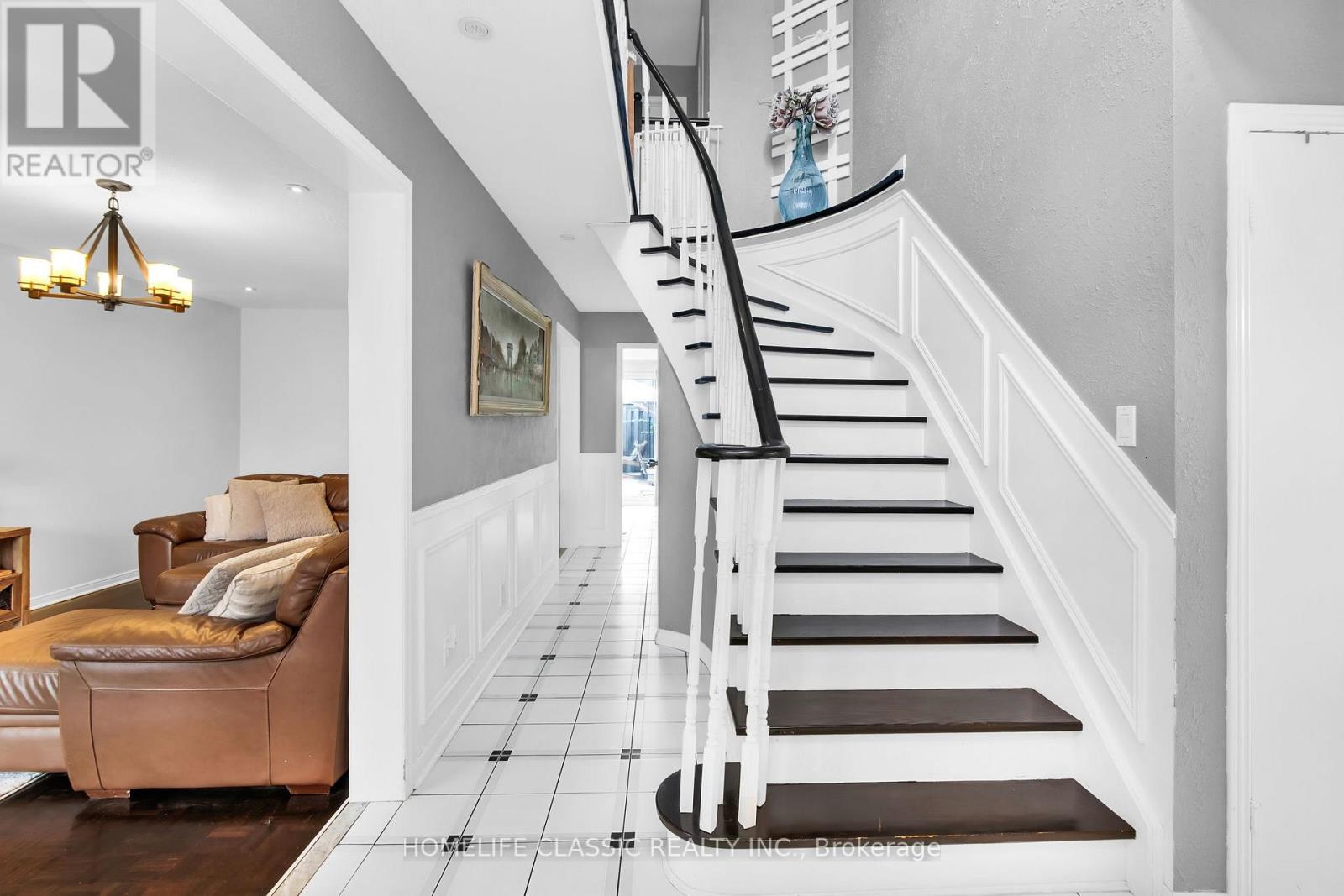 72 Gayla Street, Vaughan, Ontario  L4J 6G1 - Photo 3 - N12596872