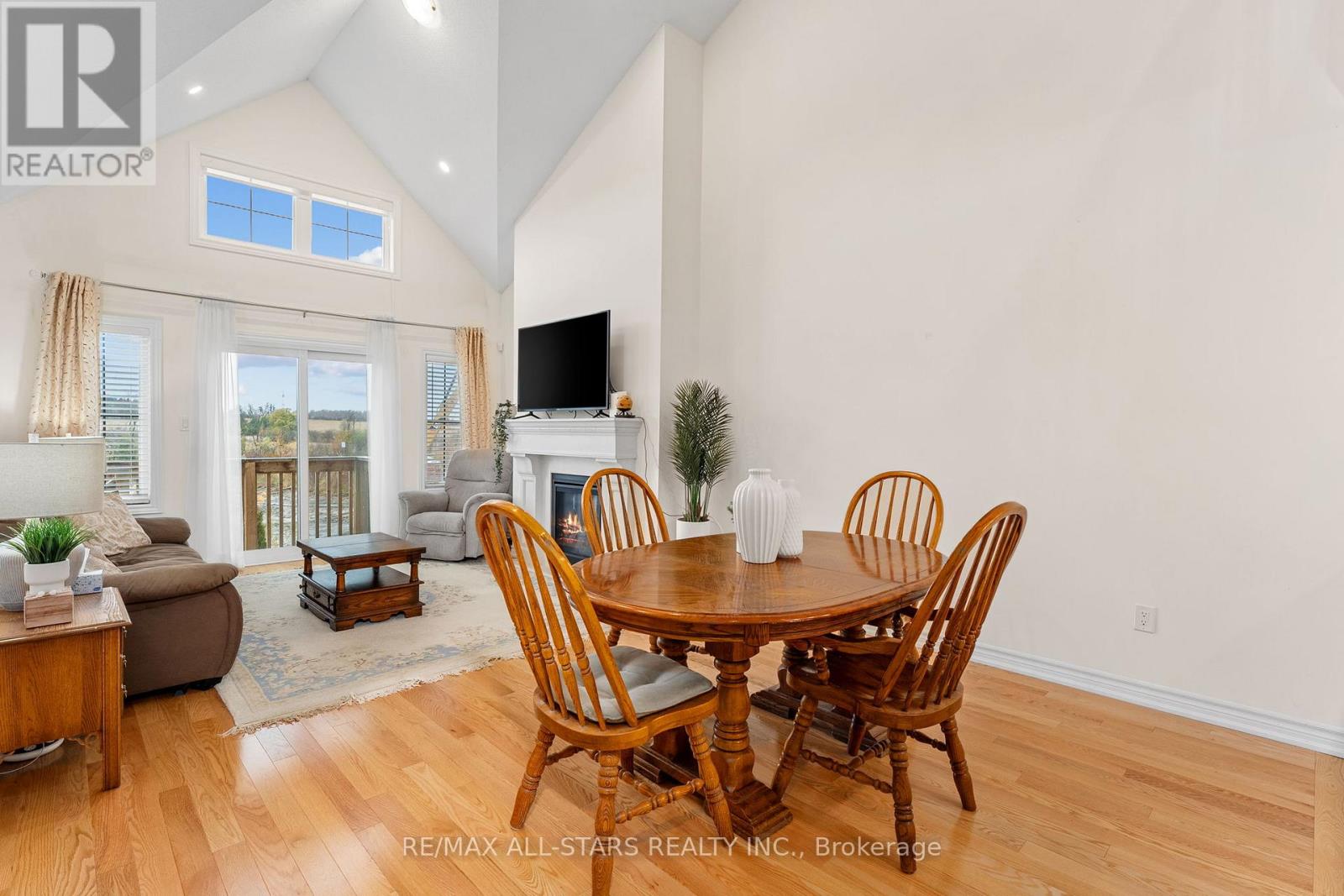 88 Connell Drive, Georgina, Ontario L4P 0K3 - Photo 10 - N12596990