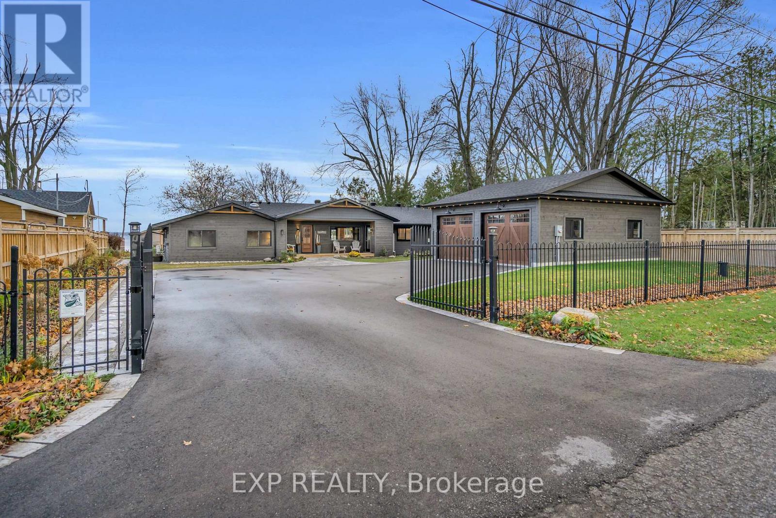 621 Duclos Point Road, Georgina, Ontario  L0E 1N0 - Photo 2 - N12597084