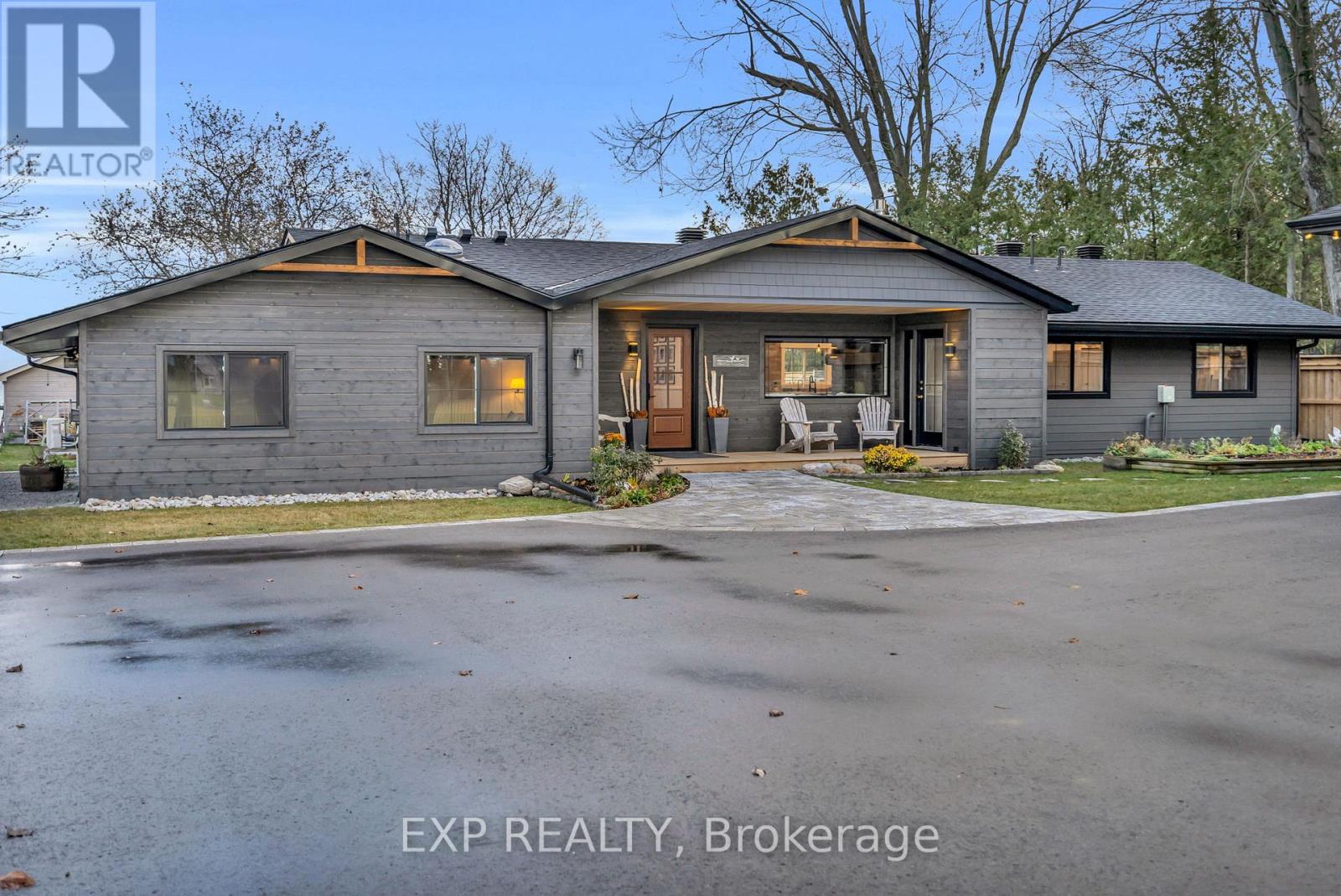 621 Duclos Point Road, Georgina, Ontario  L0E 1N0 - Photo 4 - N12597084