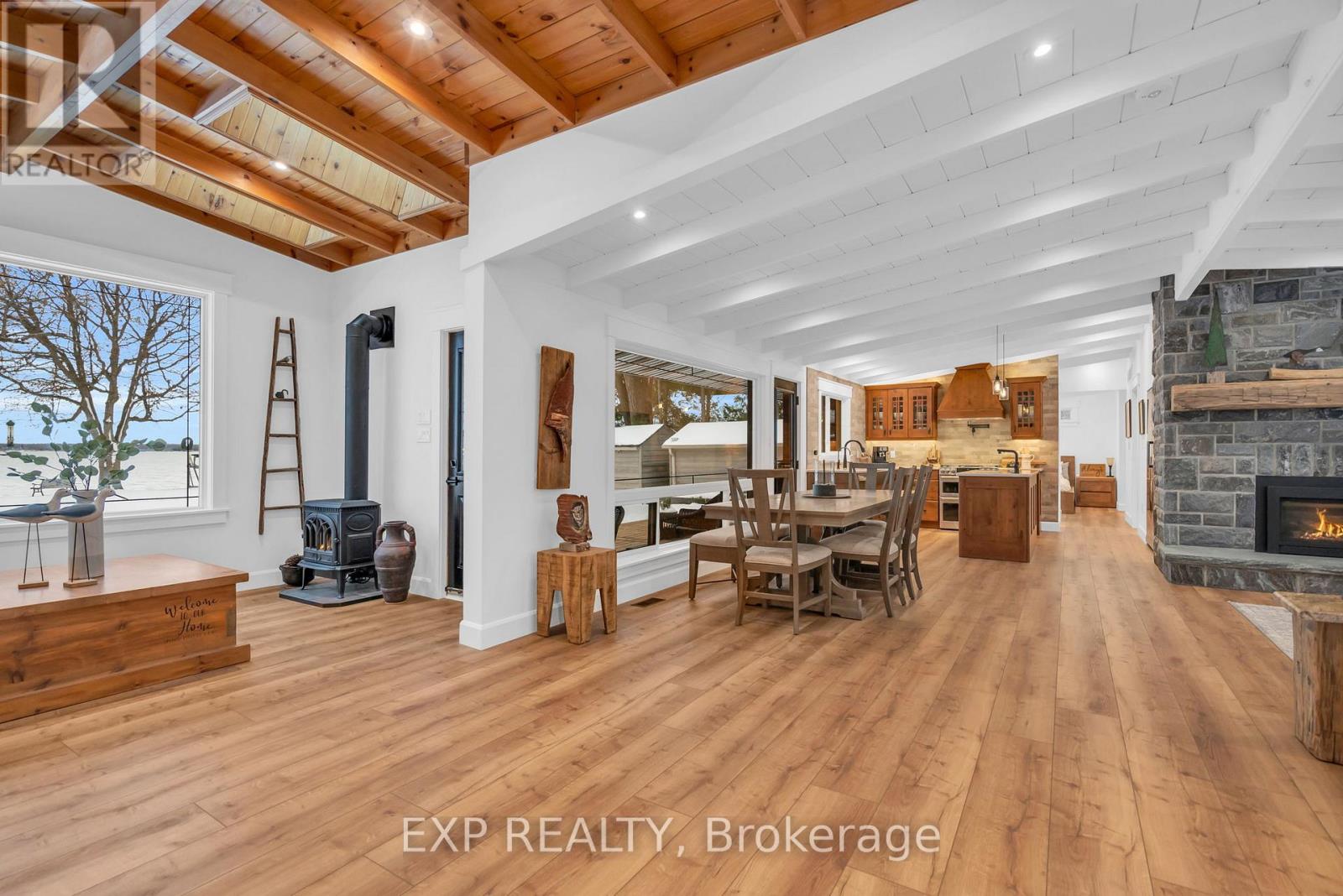 621 Duclos Point Road, Georgina, Ontario  L0E 1N0 - Photo 9 - N12597084