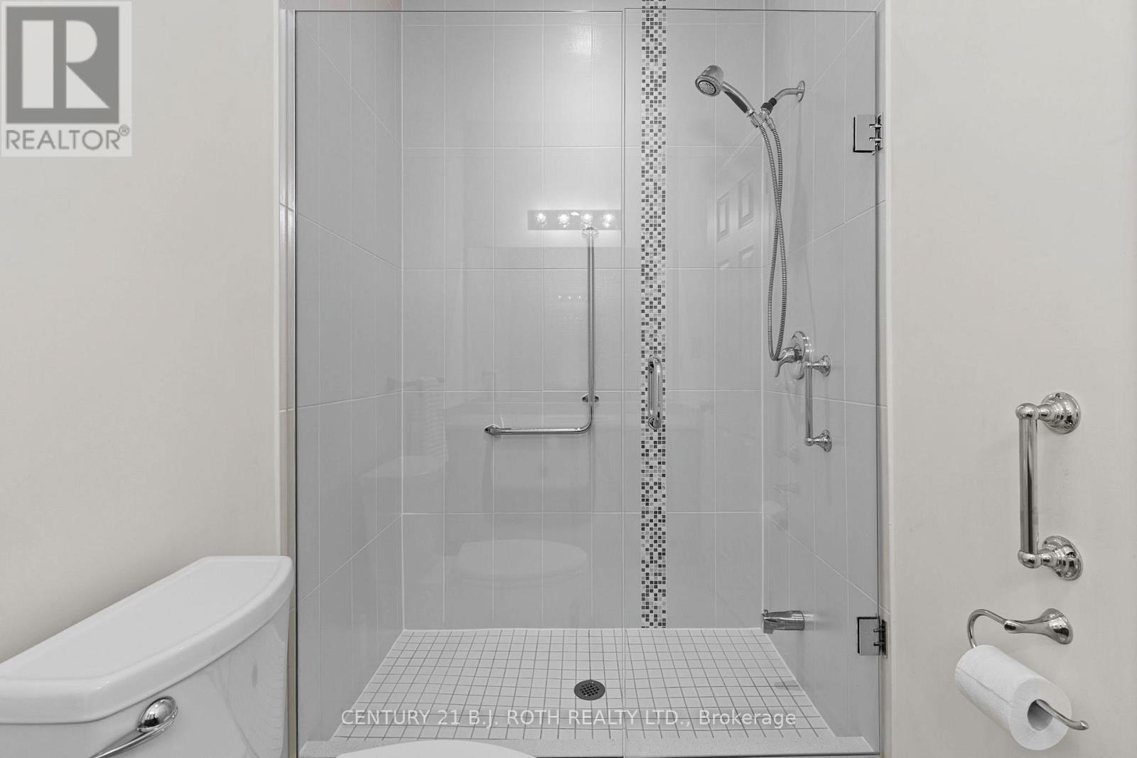 8 Canterbury Circle, Orillia, Ontario L3V 0C9 - Photo 16 - S12596972