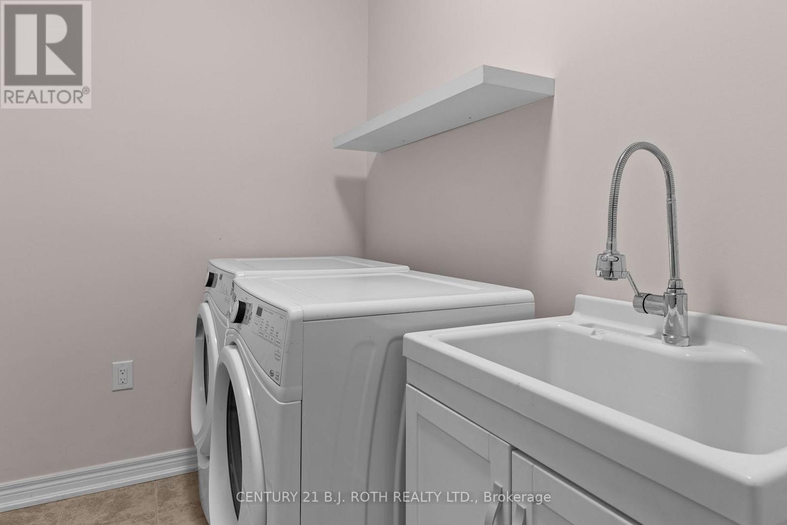 8 Canterbury Circle, Orillia, Ontario L3V 0C9 - Photo 19 - S12596972