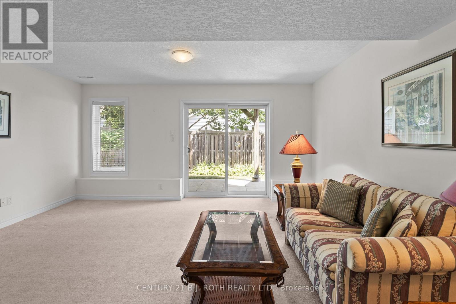 8 Canterbury Circle, Orillia, Ontario L3V 0C9 - Photo 20 - S12596972