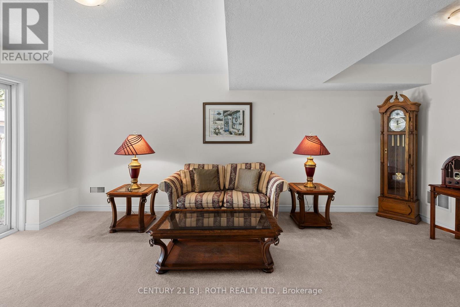 8 Canterbury Circle, Orillia, Ontario L3V 0C9 - Photo 21 - S12596972