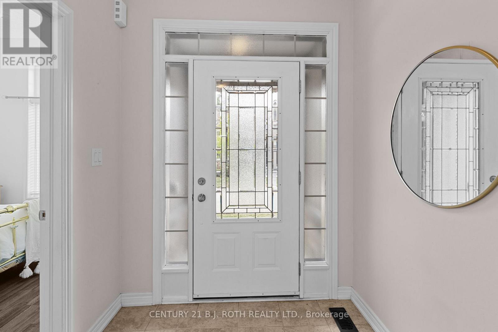 8 Canterbury Circle, Orillia, Ontario L3V 0C9 - Photo 3 - S12596972