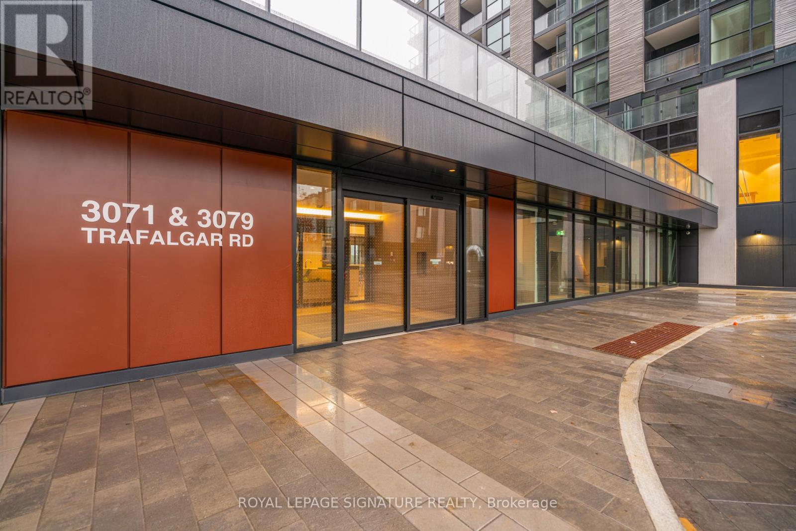 502 - 3071 Trafalgar Road, Oakville, Ontario  L6H 8C6 - Photo 3 - W12596882