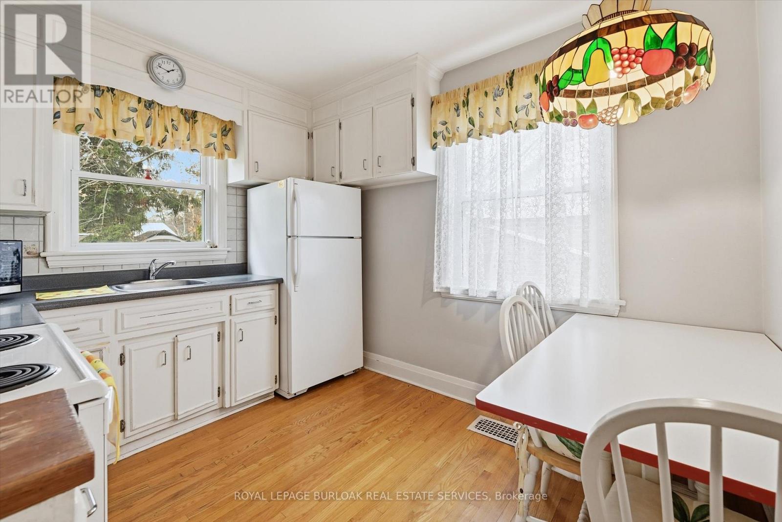 291 Merle Avenue, Burlington, Ontario  L7T 2T8 - Photo 18 - W12596898