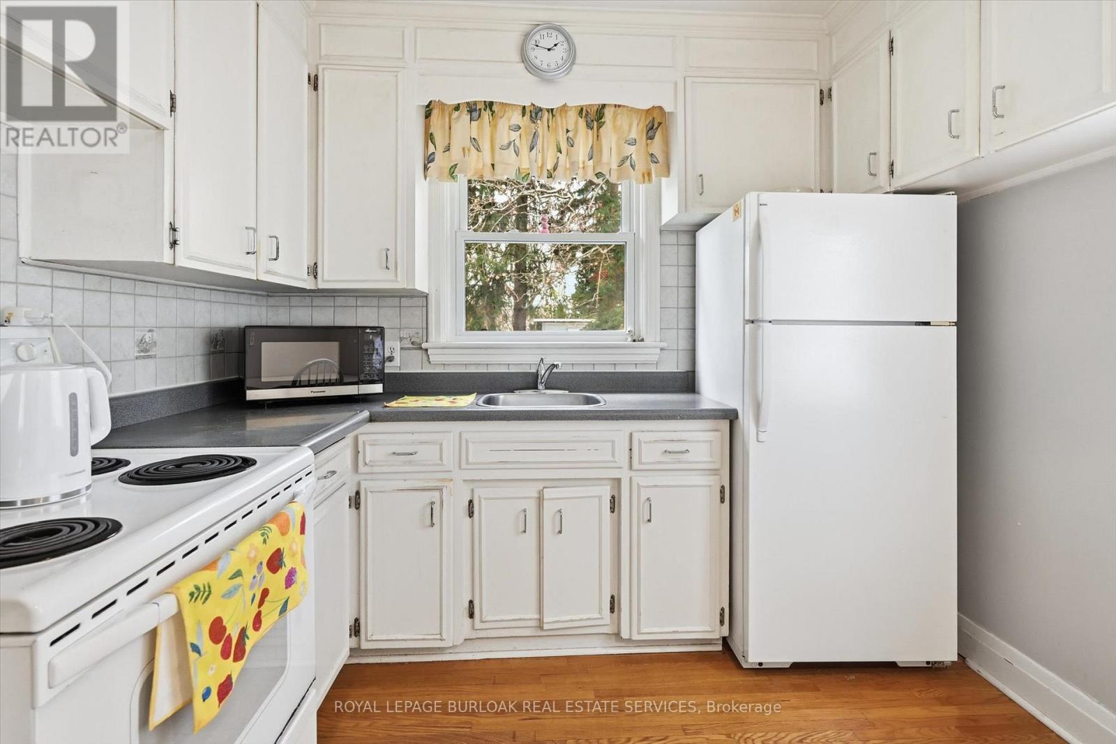 291 Merle Avenue, Burlington, Ontario  L7T 2T8 - Photo 19 - W12596898