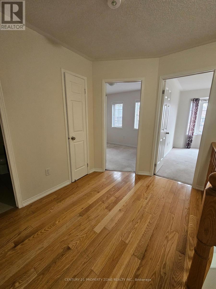 Upper Unit - 42 Loftsmoor Drive, Brampton, Ontario  L6R 3R7 - Photo 10 - W12596904