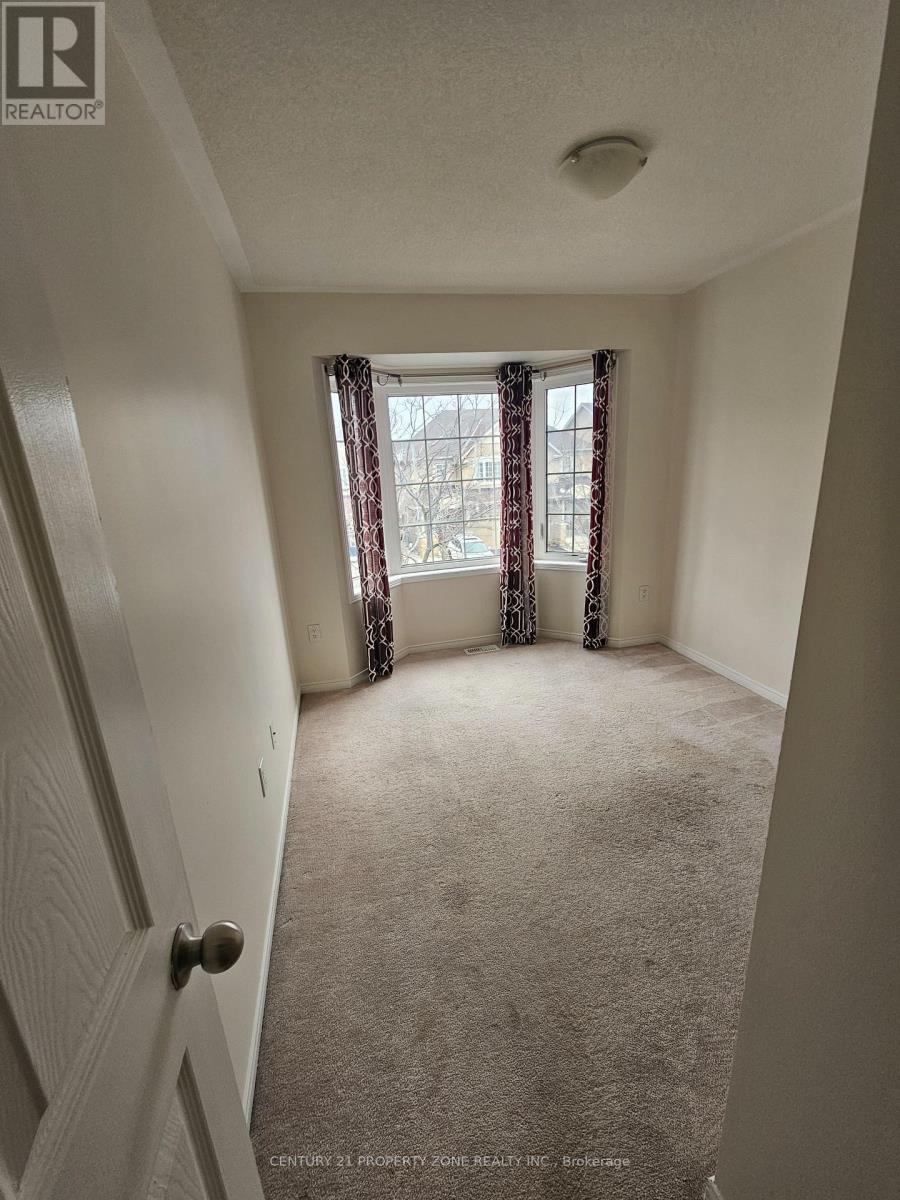 Upper Unit - 42 Loftsmoor Drive, Brampton, Ontario  L6R 3R7 - Photo 11 - W12596904