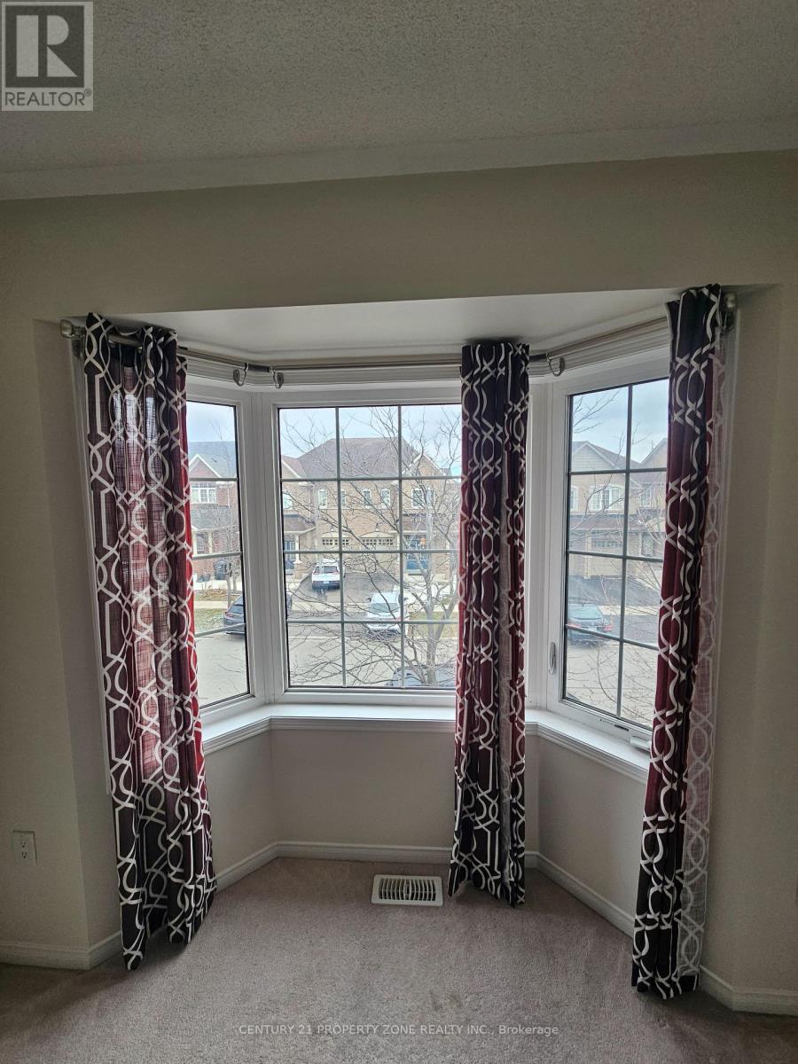 Upper Unit - 42 Loftsmoor Drive, Brampton, Ontario  L6R 3R7 - Photo 12 - W12596904