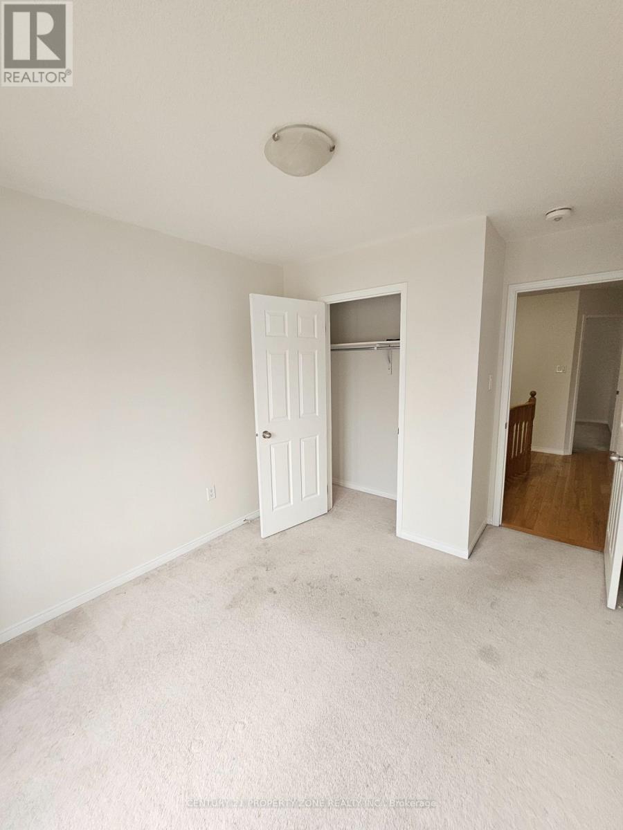 Upper Unit - 42 Loftsmoor Drive, Brampton, Ontario  L6R 3R7 - Photo 13 - W12596904