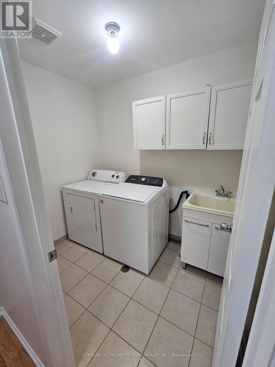 Upper Unit - 42 Loftsmoor Drive, Brampton, Ontario  L6R 3R7 - Photo 18 - W12596904