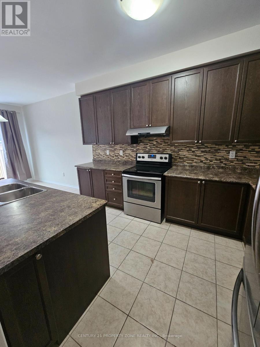 Upper Unit - 42 Loftsmoor Drive, Brampton, Ontario  L6R 3R7 - Photo 2 - W12596904