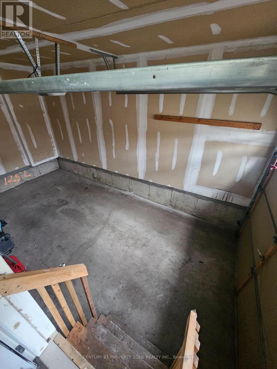 Upper Unit - 42 Loftsmoor Drive, Brampton, Ontario  L6R 3R7 - Photo 28 - W12596904