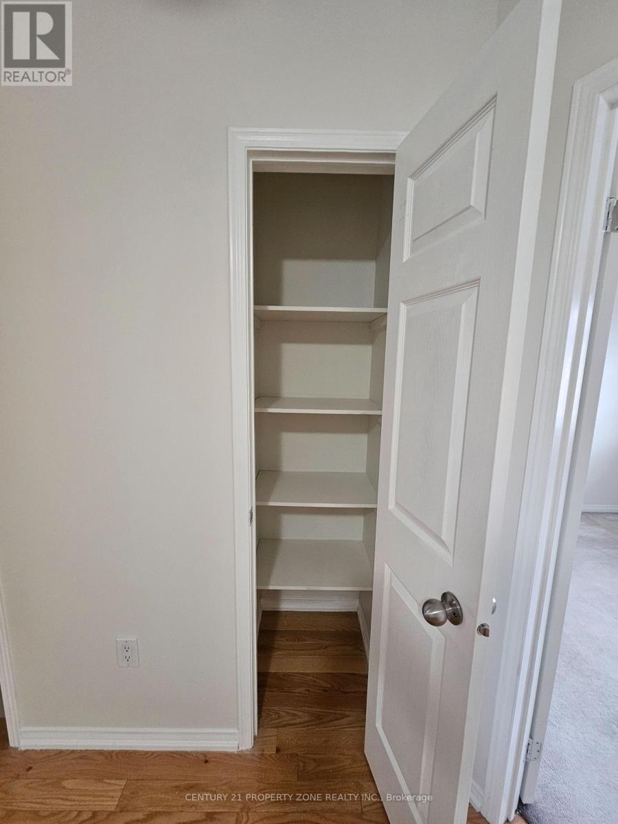 Upper Unit - 42 Loftsmoor Drive, Brampton, Ontario  L6R 3R7 - Photo 29 - W12596904