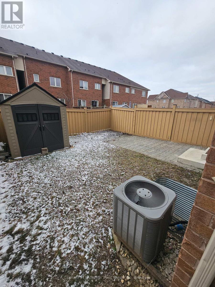 Upper Unit - 42 Loftsmoor Drive, Brampton, Ontario  L6R 3R7 - Photo 31 - W12596904