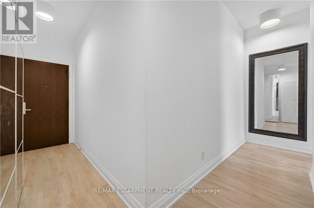 Ph03 - 65 Speers Road, Oakville, Ontario  L6K 0J1 - Photo 7 - W12596946