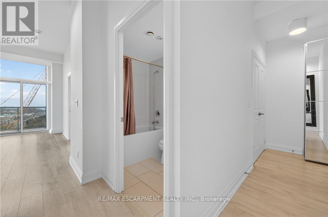 Ph03 - 65 Speers Road, Oakville, Ontario  L6K 0J1 - Photo 8 - W12596946