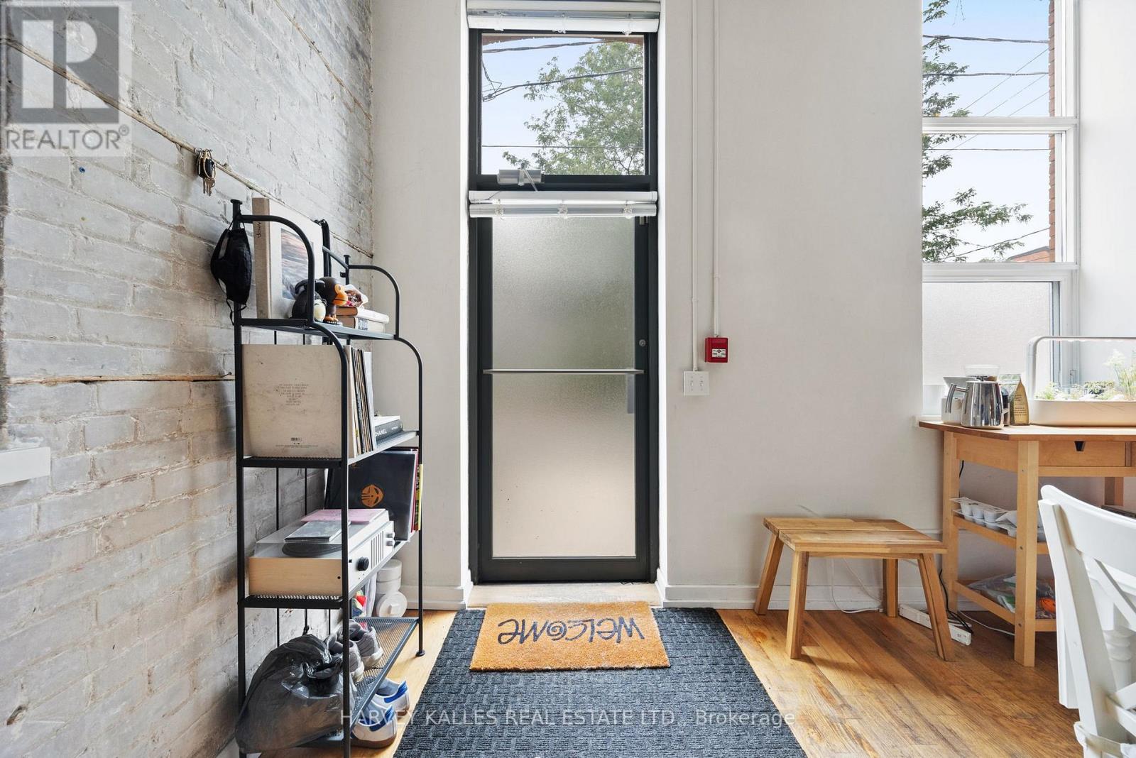 102 - 27 Brock Avenue, Toronto, Ontario  M6K 2K9 - Photo 10 - W12596960