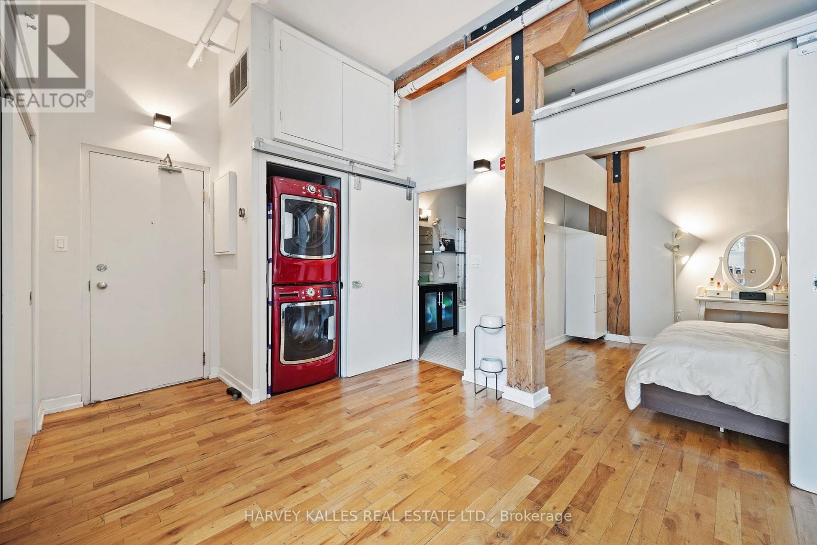 102 - 27 Brock Avenue, Toronto, Ontario  M6K 2K9 - Photo 11 - W12596960