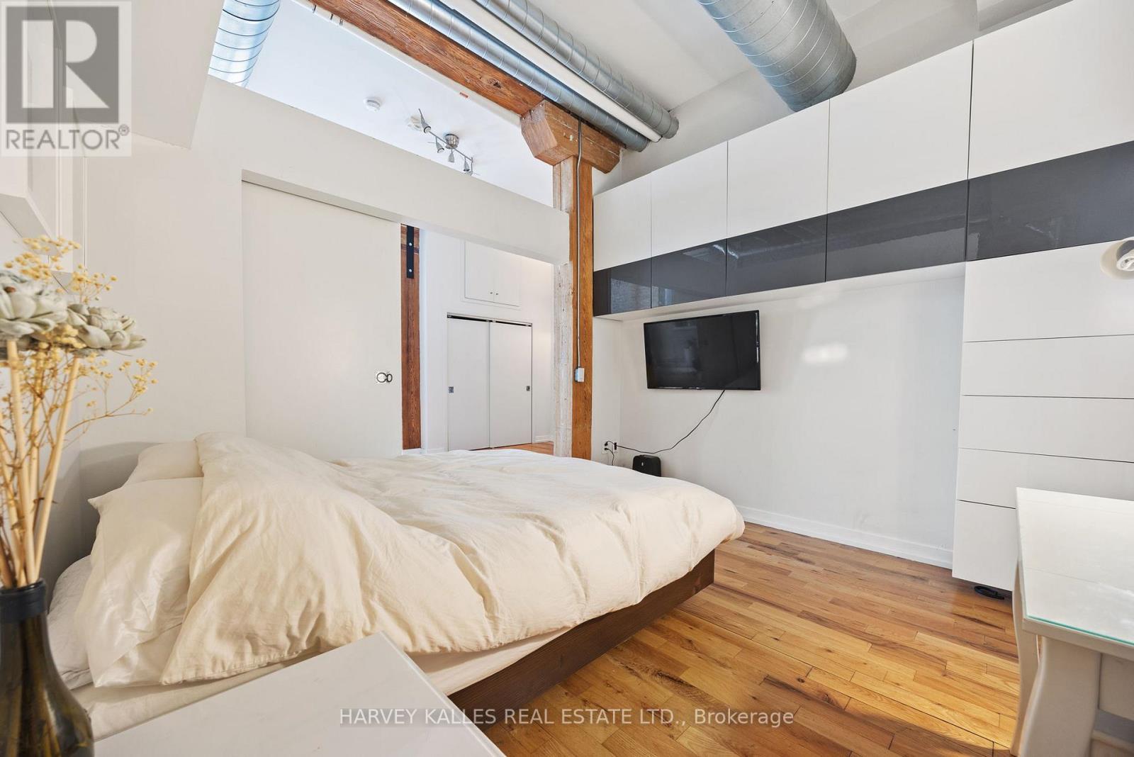 102 - 27 Brock Avenue, Toronto, Ontario  M6K 2K9 - Photo 15 - W12596960